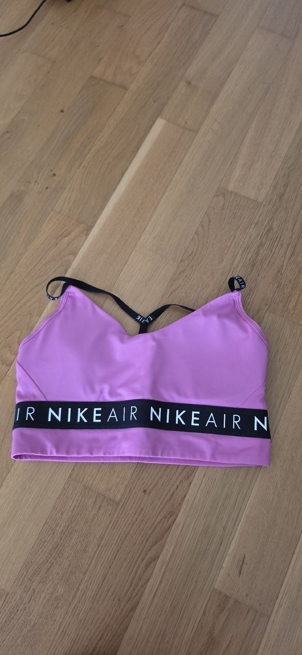 Nike Top: Sport Top Nike Air – Usato da Fribourg venduto da ari_qb5k