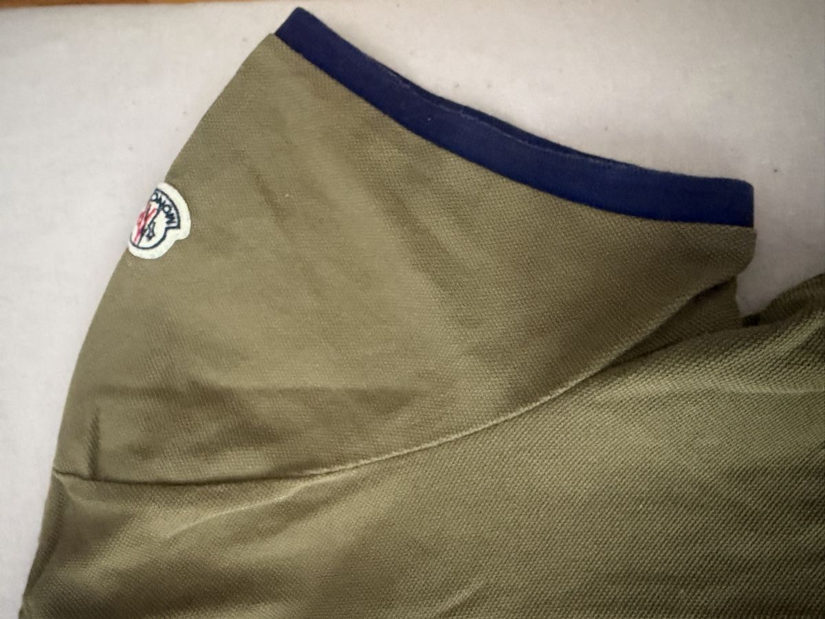 Moncler Polo-Shirts: Polo Moncler – Neu (gemäss Beschreibung) aus Bulle von Laetitia84 2