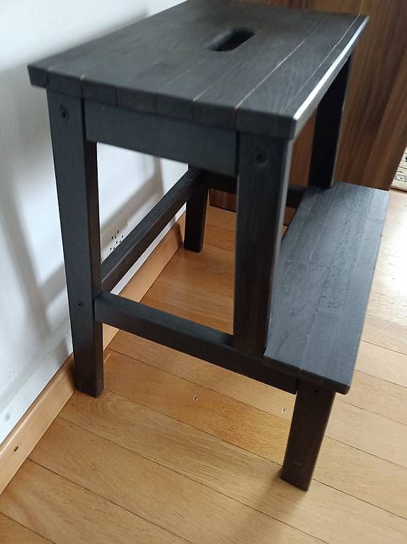 Ikea Sgabelli: Schwarze Tritthocker Ikea – Usato da Grenchen venduto da Wolfine
