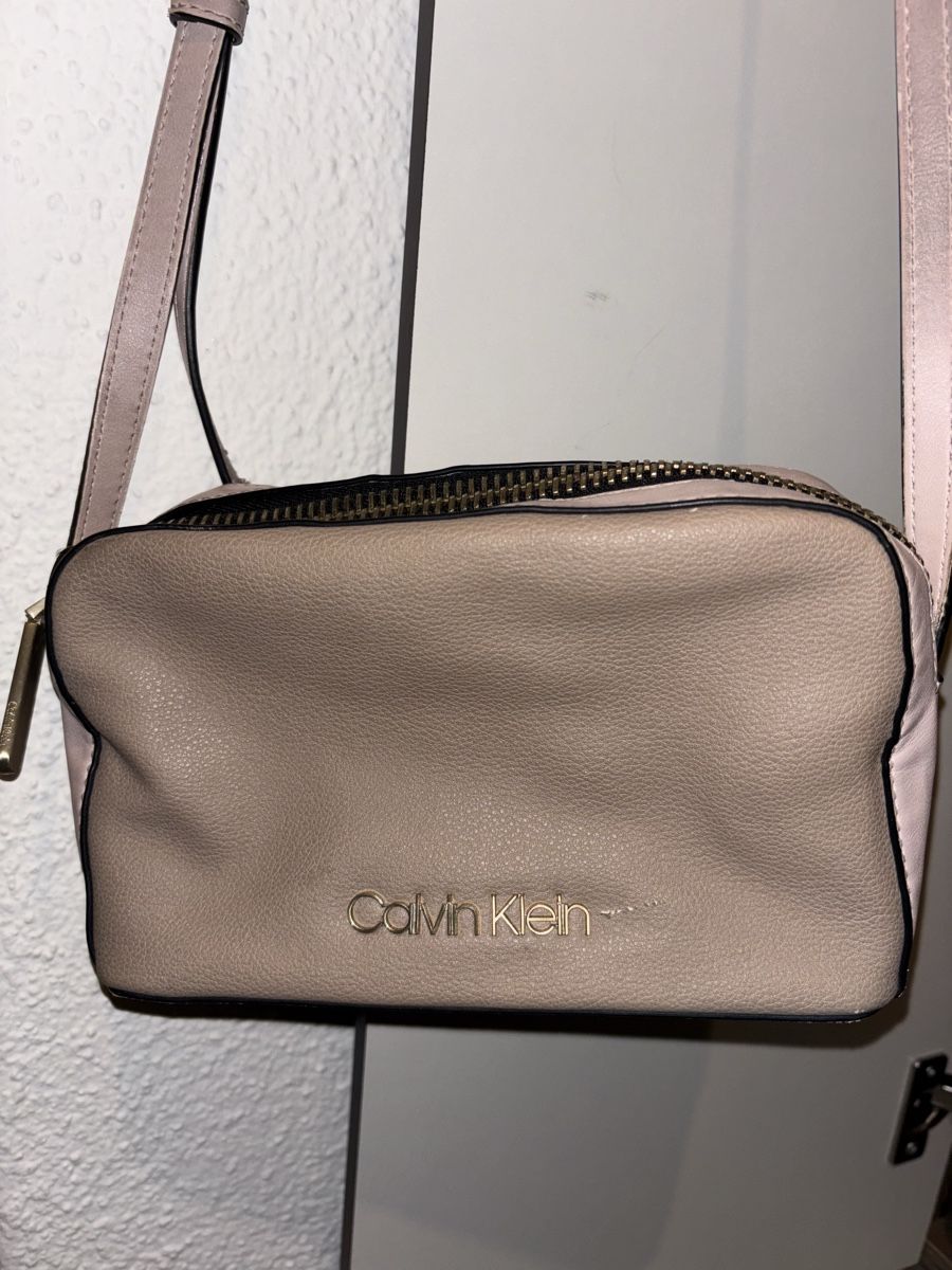 Calvin Klein Borse da donna: Calvin Klein Umhängetasche – Usato da Wetzikon ZH venduto da ruby.brukx 1