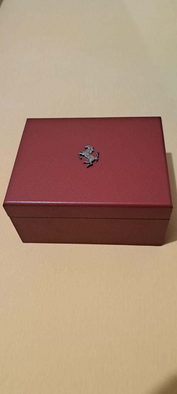Girard-Perregaux Scatole porta orologi: Magnifique écrin Girard-Perregaux pour Ferrari – Usato da Bercher venduto da gfc_cs28