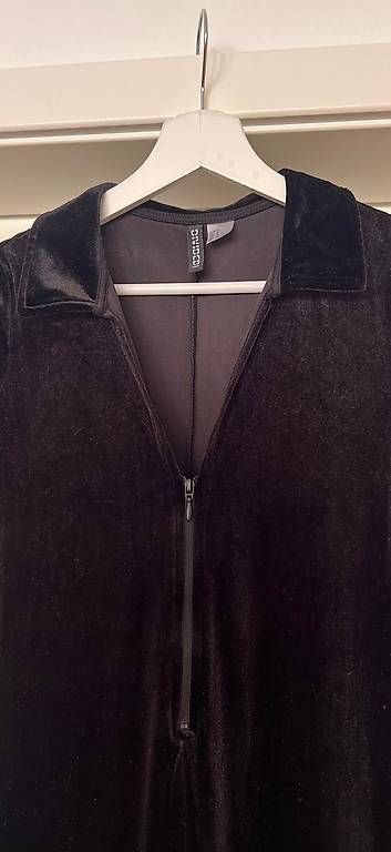 Tute: Samt-Jumpsuit 36/38 in schwarz  – Usato da Basel venduto da Findus78 2