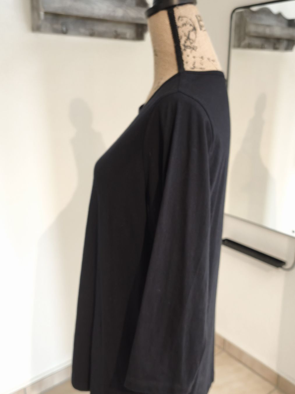 Maglioni & Felpe: Chicorée Shirt Schwarz Grösse XL  – Usato da Emmetten venduto da SecondhandSiska 1