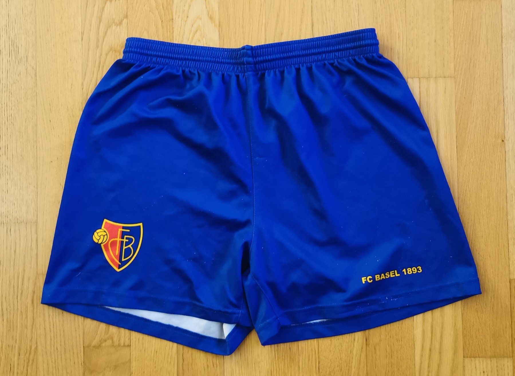 Adidas Pantaloni: FC Basel Hose alt – Usato da Emmenbrücke venduto da Herzog07