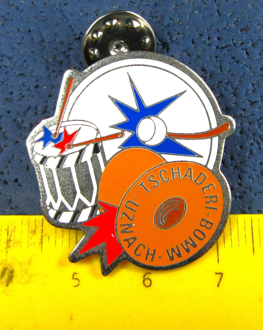 Swiss Placchette & Badge: GUGGE PIN UZNACH – Usato da Ettingen venduto da Hausi4711
