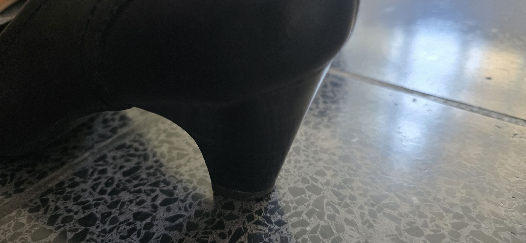 Scarpe da donna: Pumps 5th Avenue schwarz Leder Grösse 37 – Usato da Seuzach venduto da K_N 1