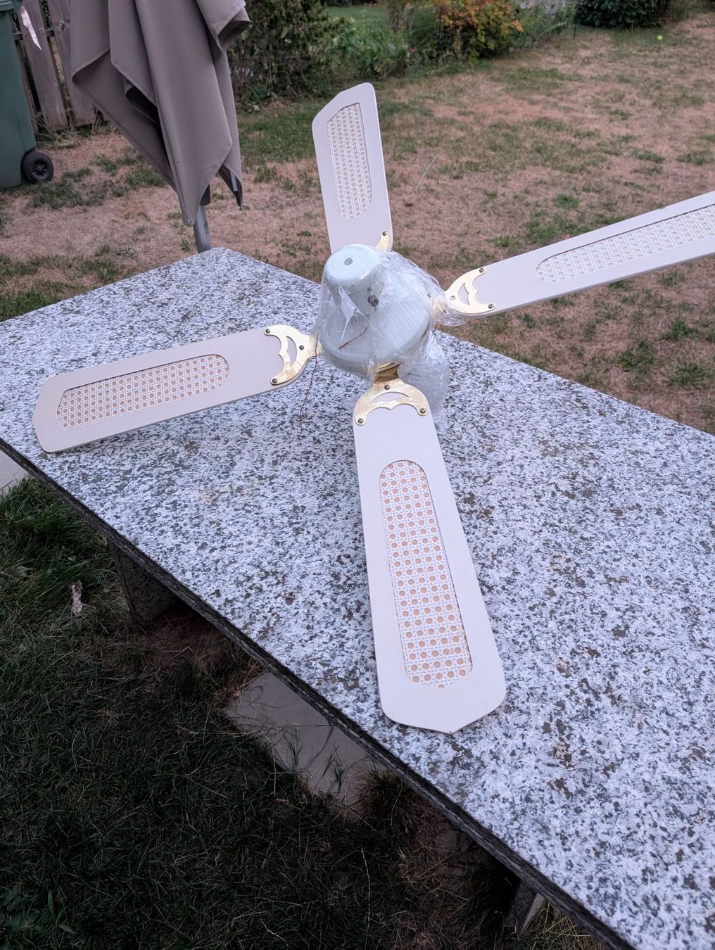 Ventilateurs: Deckenventilator weiss/gold – D'occasion à Meilen par Oswald2013