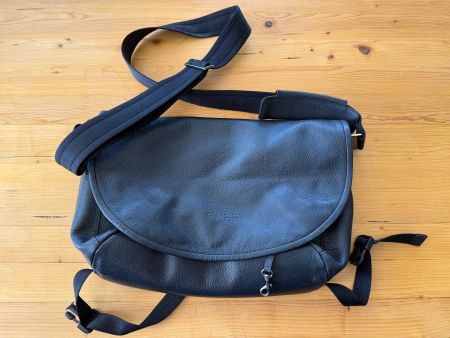 Bree Ledertasche Umhängetasche Laptop 44 x 32 cm schwarz