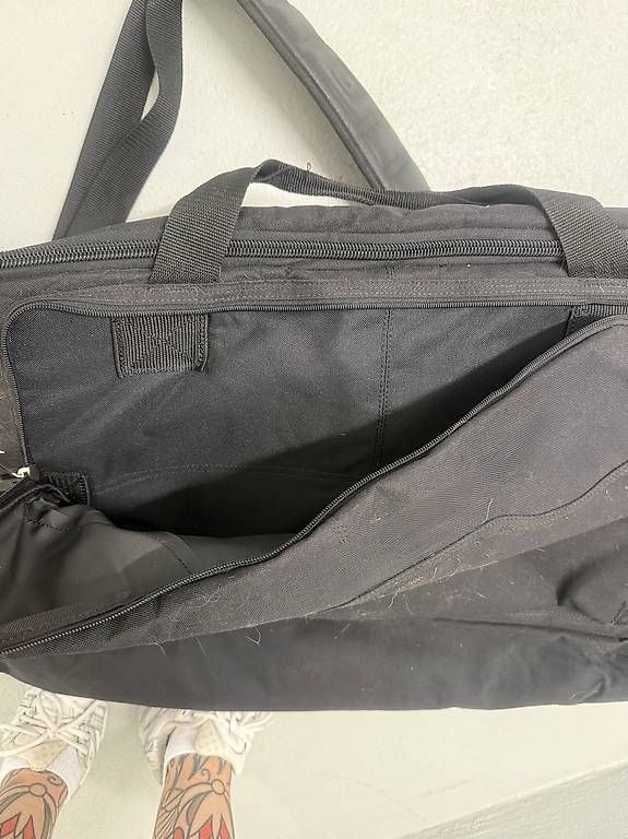 Reisekoffer: Burton Gigbag mit Rollen – Gebraucht aus Dübendorf von lilasonderbar 2