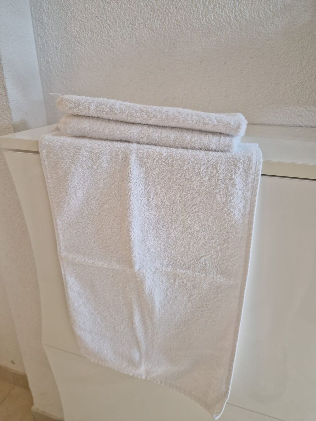 Teli da bagno: Formateks weisse Handtücher NEU – Usato da Zürich venduto da Salesmaker