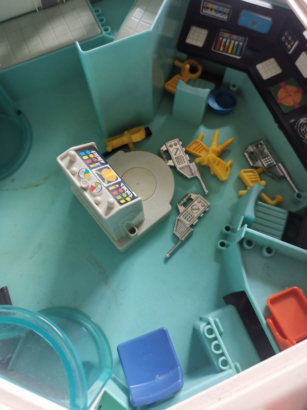 Playmobil Giocattoli: Playmobil Raumstation, Figuren usw. – Usato da Effretikon venduto da Superkarin7 1