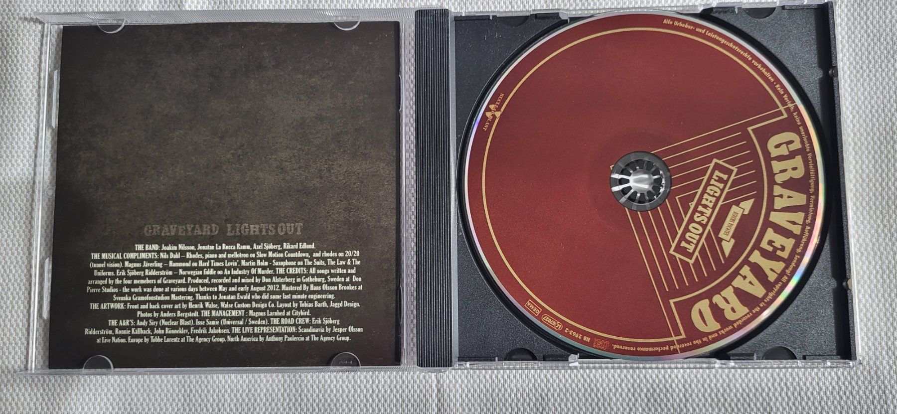 CD: Graveyard - Ligts out – Usato da Villars-sur-glane venduto da Epsilonhike 2