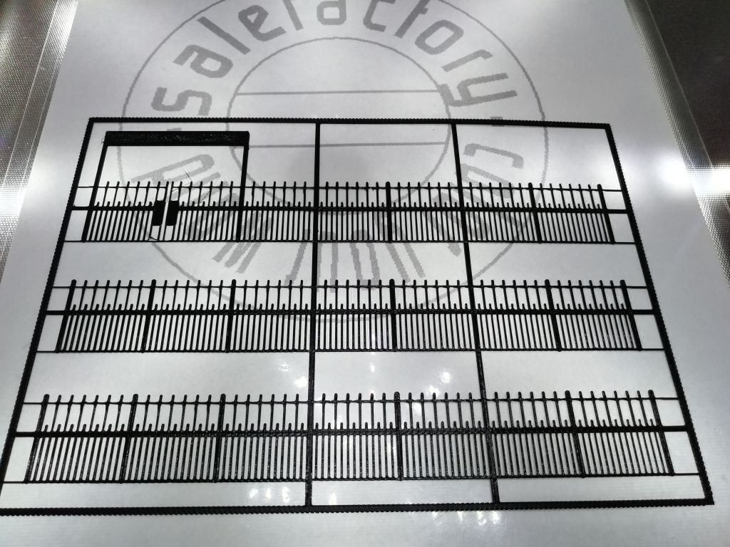 Modellini di ferrovie: Fabrik-Eisenzaun schwarz 90cm H0 – Nuovo e nell'imballaggio originale da Luzern venduto da Salefactory 5