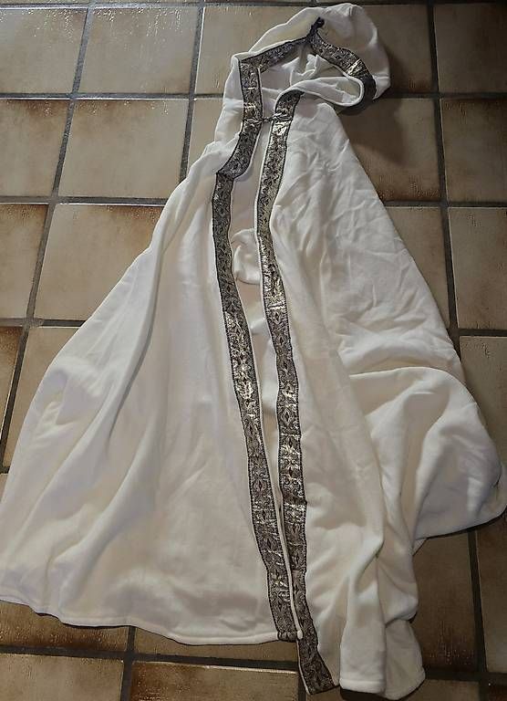 Costumi: Weisser Fantasy Umhang – Usato da Ettingen venduto da schnaegli1987