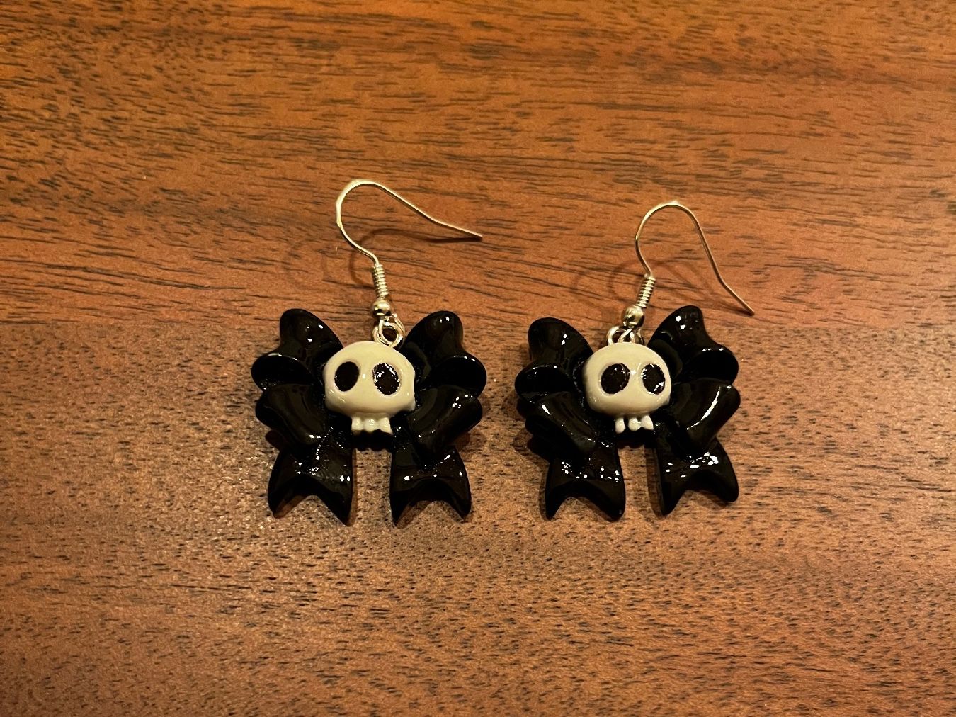 Orecchini pendenti & Orecchini a lobo: Ohrringe mit Totenkopf – Nuovo (secondo la descrizione) da Gams venduto da Mariawicca