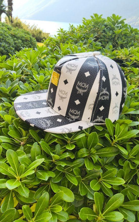 Altro in  Abbigliamento & Accessori: Snapback  ap – Nuovo (secondo la descrizione) da Castagnola venduto da Cat-WomenX