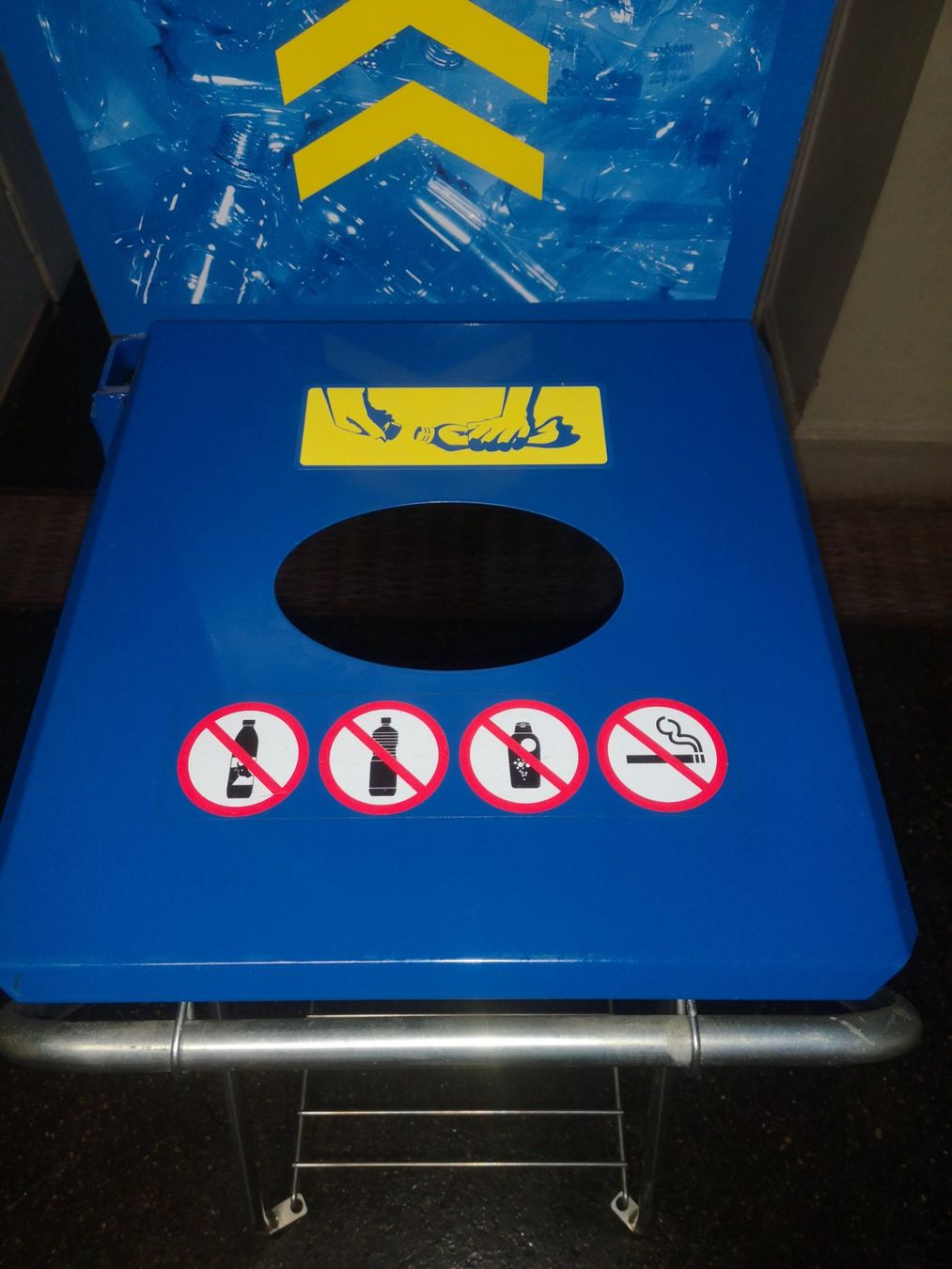 Autres décorations & accessoires: Pet-Ständer 110l – D'occasion à Lostorf par rubileo 3