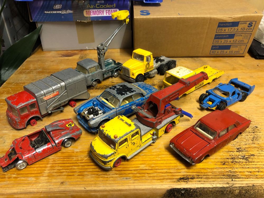 Lot De Petites Voitures Vintage Corgi Juniors - Occasion En Bon état Avec Traces D'usure Normales