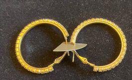 Paire de boucles d'oreilles créoles vintage avec pierres