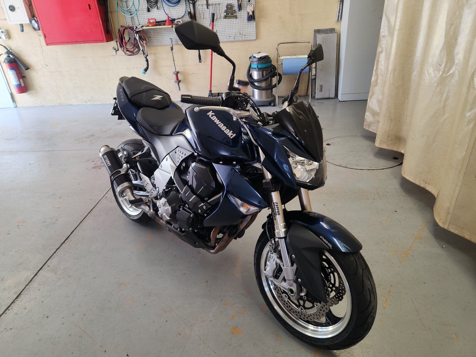 Kawasaki Strada: Kawasaki Z1000 ABS – Usato da Céligny venduto da Taototo73