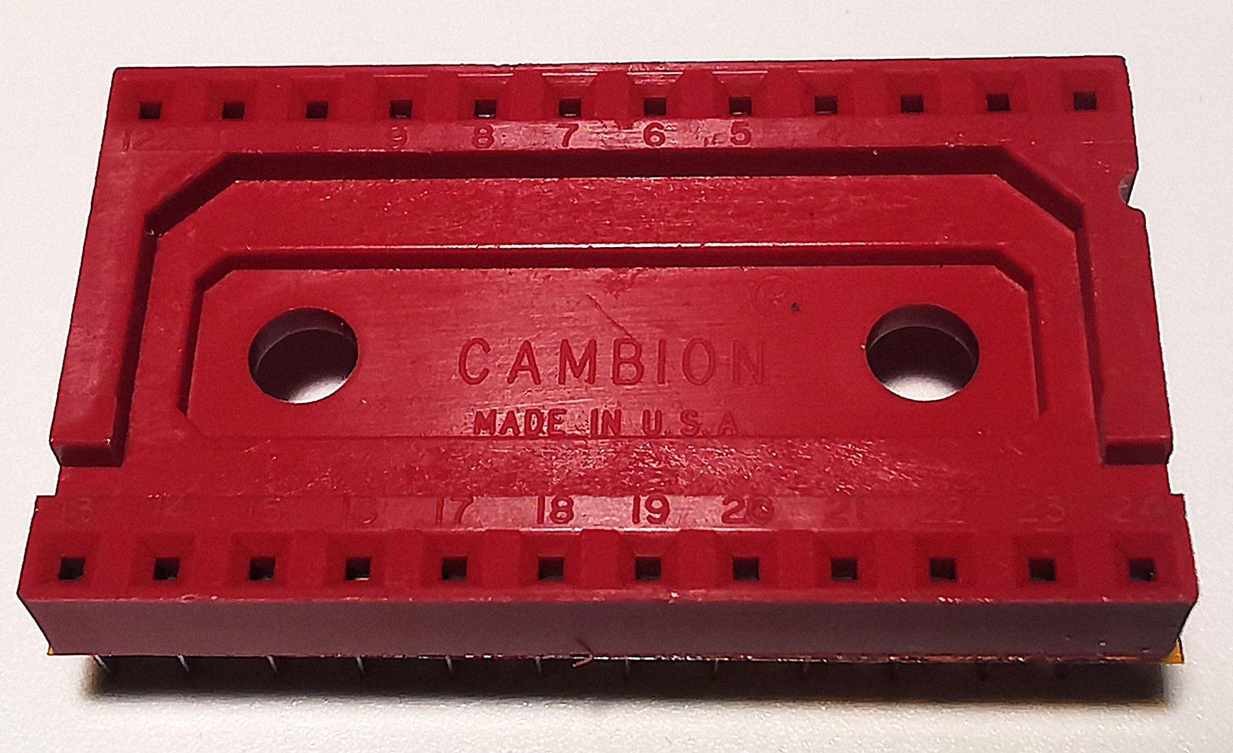 Elektronikbauteile: 24 Pin IC Sockel Rot, 15 Stück – Neu (gemäss Beschreibung) aus Bremgarten b. Bern von Vittorio0 1