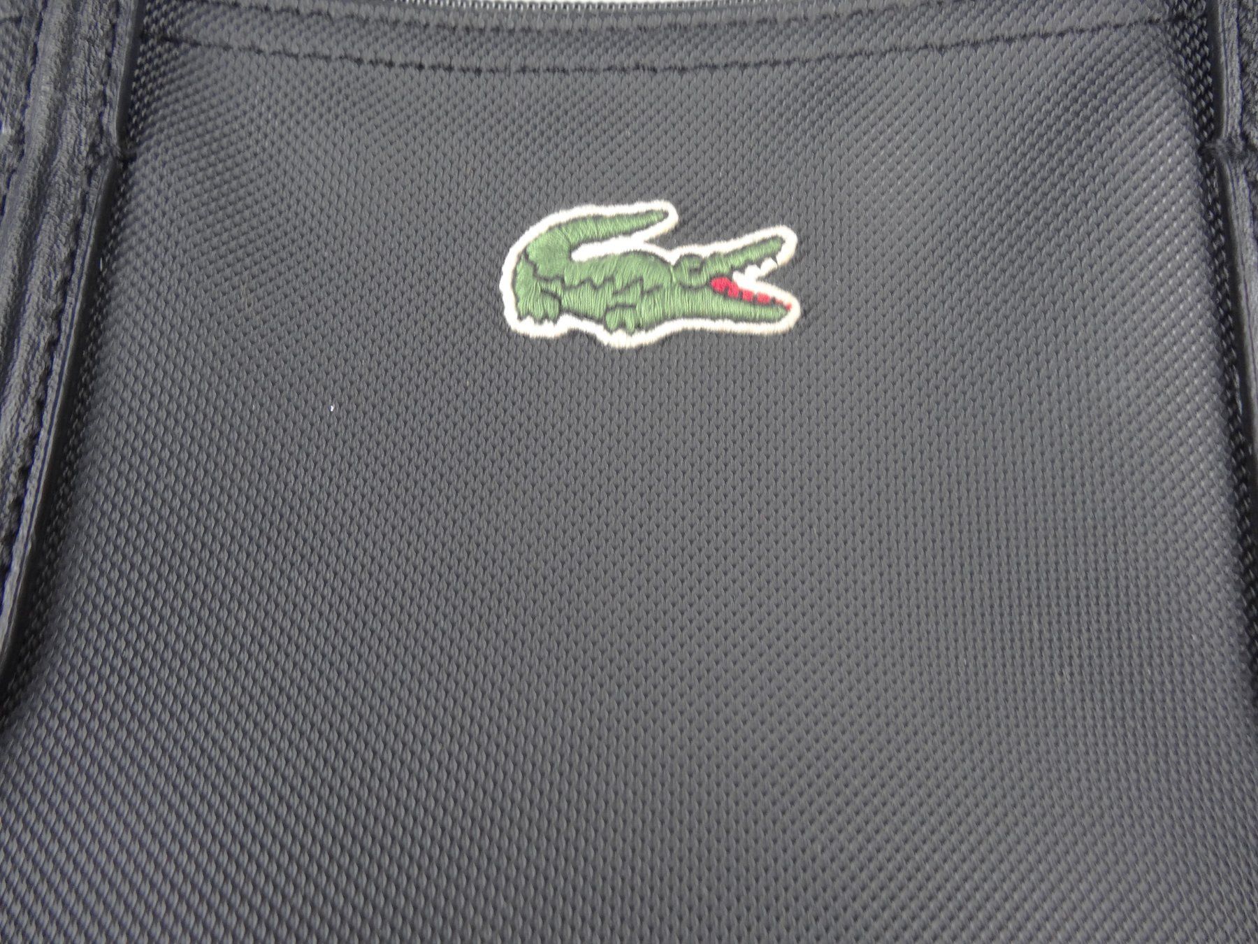 Lacoste Sacs femmes: Lacoste Tasche aus Kunststoff – D'occasion à Volketswil par brockipfannenstil 2