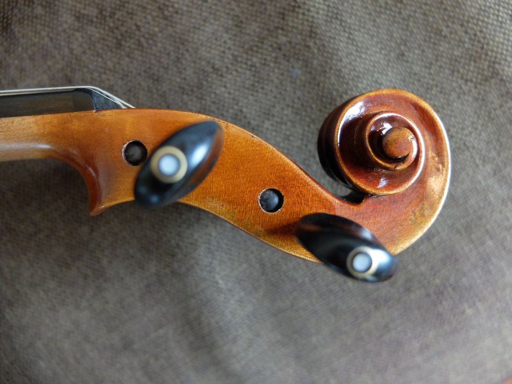Strumenti musicali: Violine 4/4 -Guarneri-Kopie neuwertig- mit Kasten und Bogen – Usato da Vinelz venduto da woerni11 4