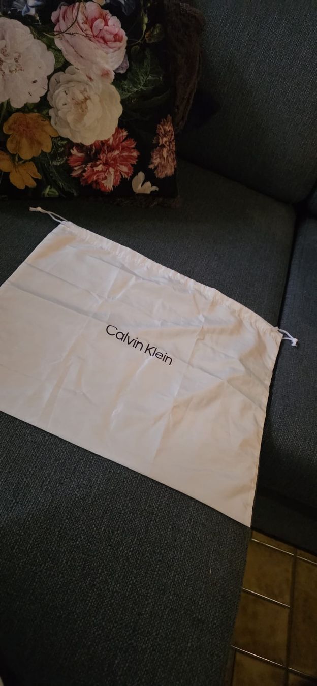 Calvin Klein Borse da donna: Sac Calvin Klein – Nuovo e nell'imballaggio originale da Yvonand venduto da vir_wdr7 2