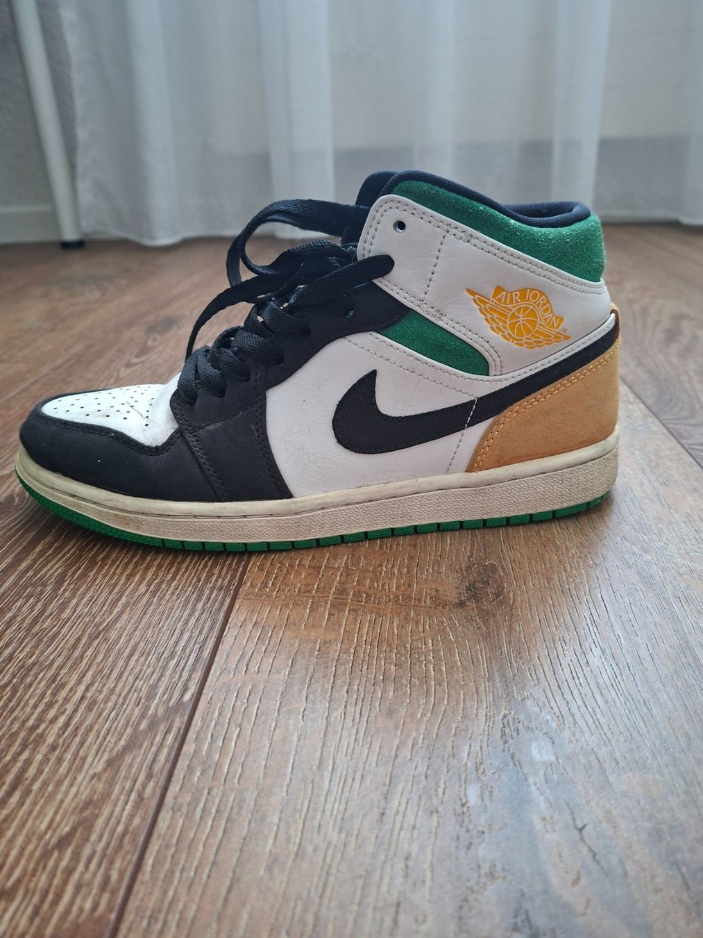 Nike Scarpe da uomo: Nike Air Jordan 1 Mid SE – Usato da Goldau venduto da demirocl 1