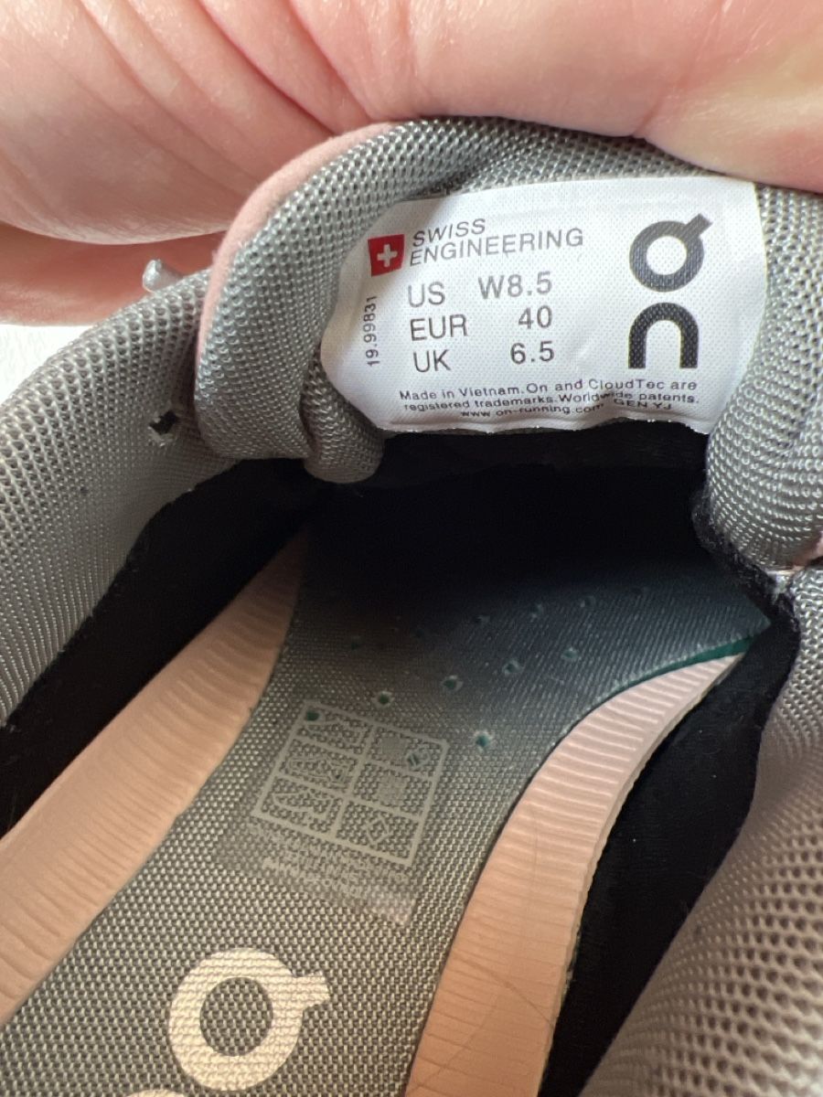 On Damenschuhe: On (Modell On Cloud Waterproof – Neu (gemäss Beschreibung) aus Mörel von Emozia 6
