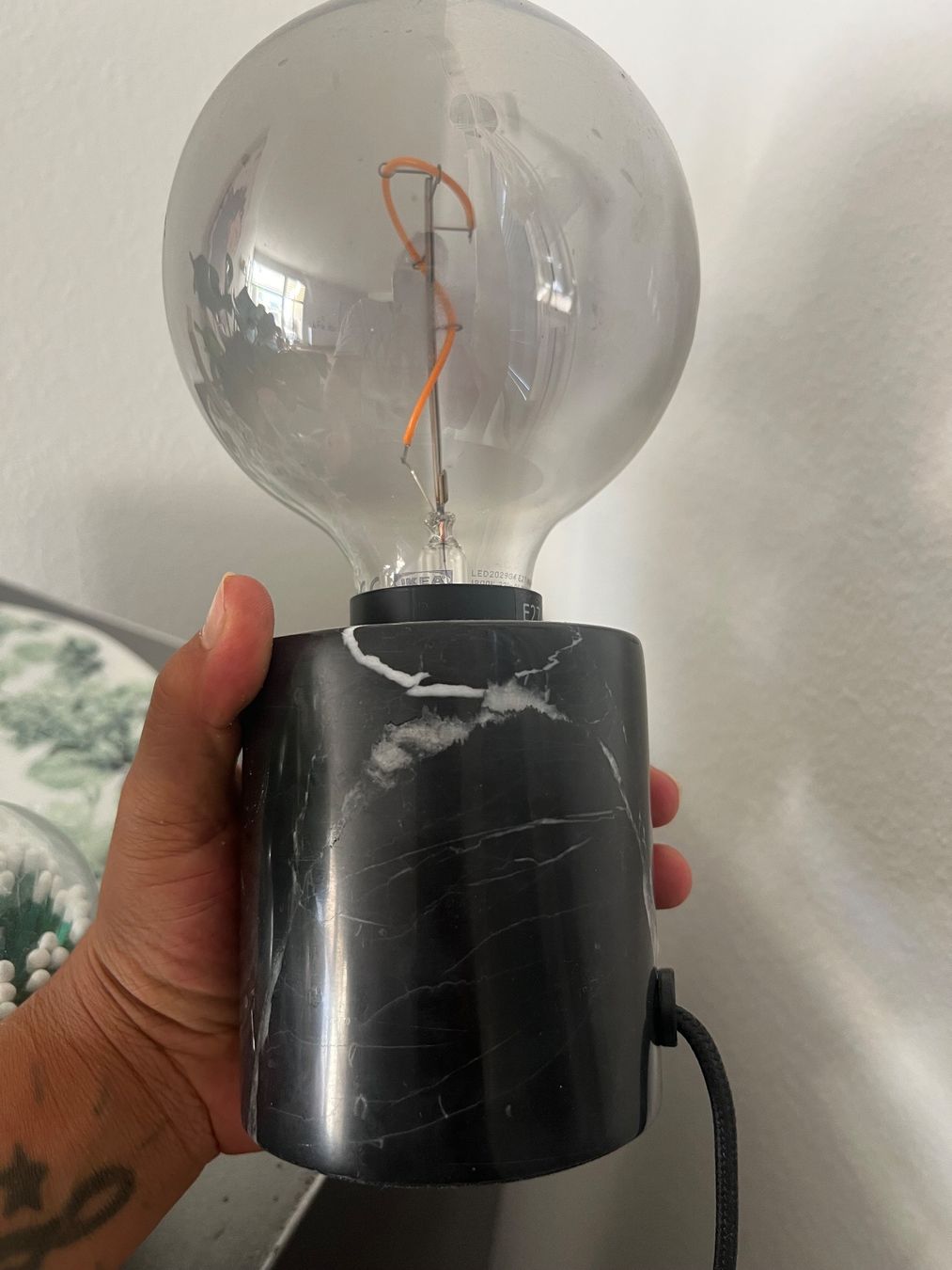 Lampade: Tischlampe mit Marmorsockel – Usato da Sissach venduto da sHeeiLa01 1