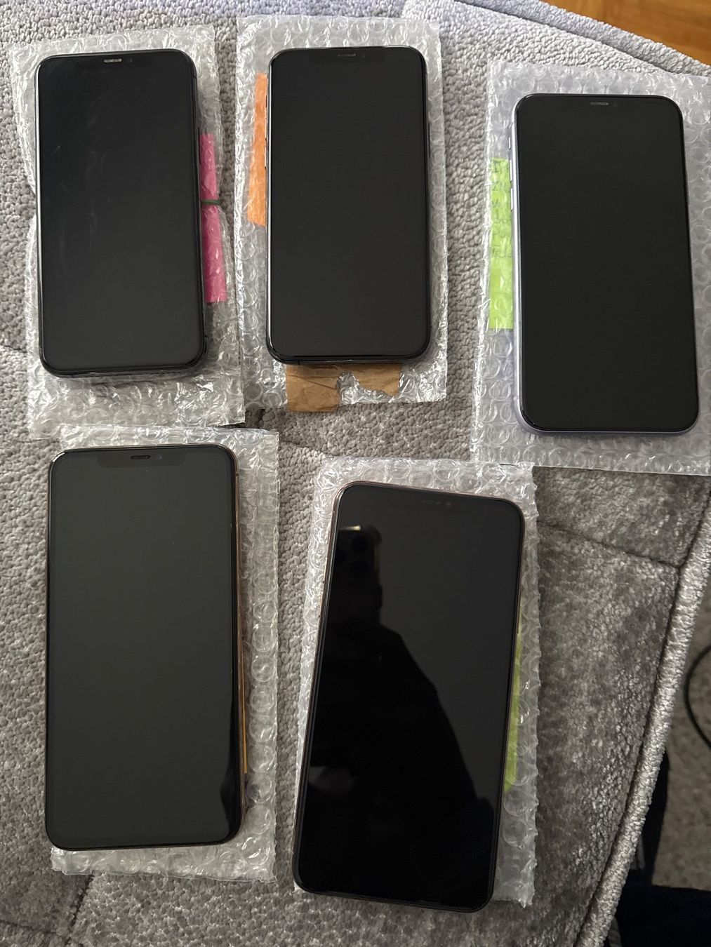 Apple Telefoni cellulari / Smartphones: 2X iPhone 11 Pro Max, 2X iPhone 11 Pro, 1X iPhone 11 – Difettoso da Morges venduto da Abel. 4