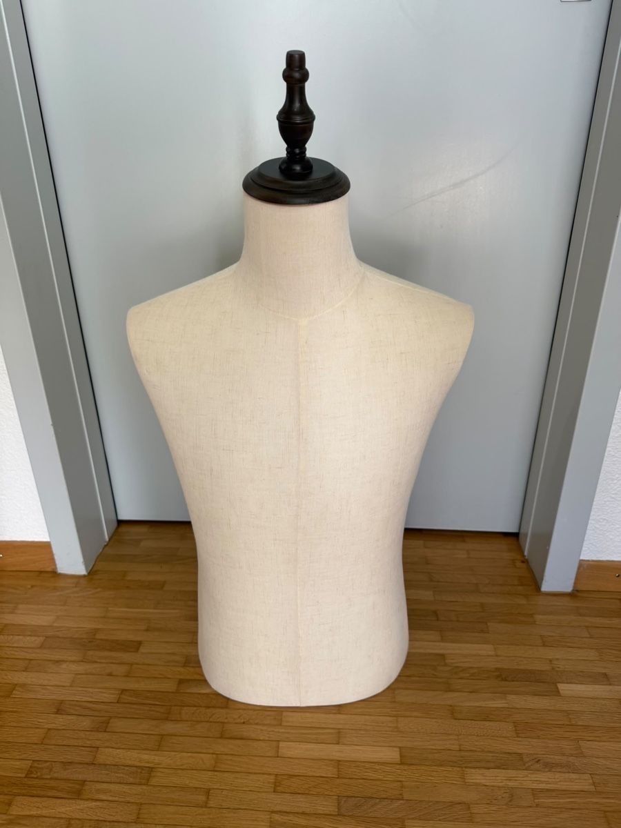 Allestimento di negozi e stand fieristici: Schneiderpuppe mit Ablage (2 Stück) – Usato da Rümlang venduto da RL91 1