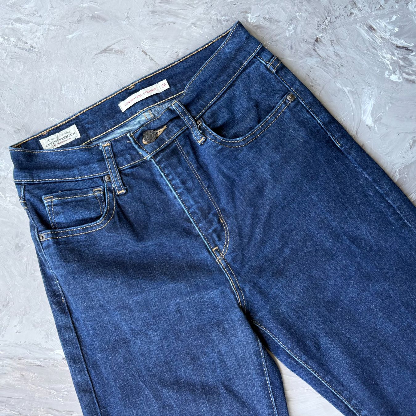 Levi's Jeans: Jean Levi's 724 High Rise Straight – Gebraucht aus Thônex von Suisse.Shopping 4