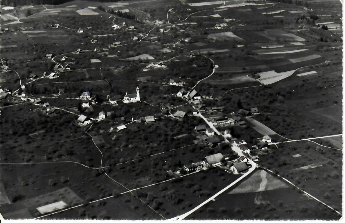 Cartoline postali: Flugaufnahme Winikon LU – Usato da Hochdorf venduto da Ziegel-16