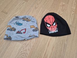 2 Kinder Mützen Baustellenfahrzeuge Spiderman Grösse 116