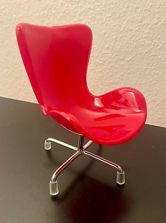 Stühle: Design Miniaturstuhl – Gebraucht aus Gümligen von VIN-TAGE-ZONE