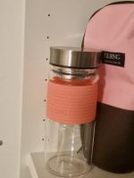 Ideal für die kalte Jahreszeit - Flasche mit Teesieb, Glas