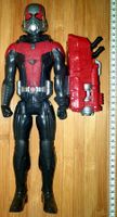 Actionfigur Ant-Man mit Blaster-Rucksack