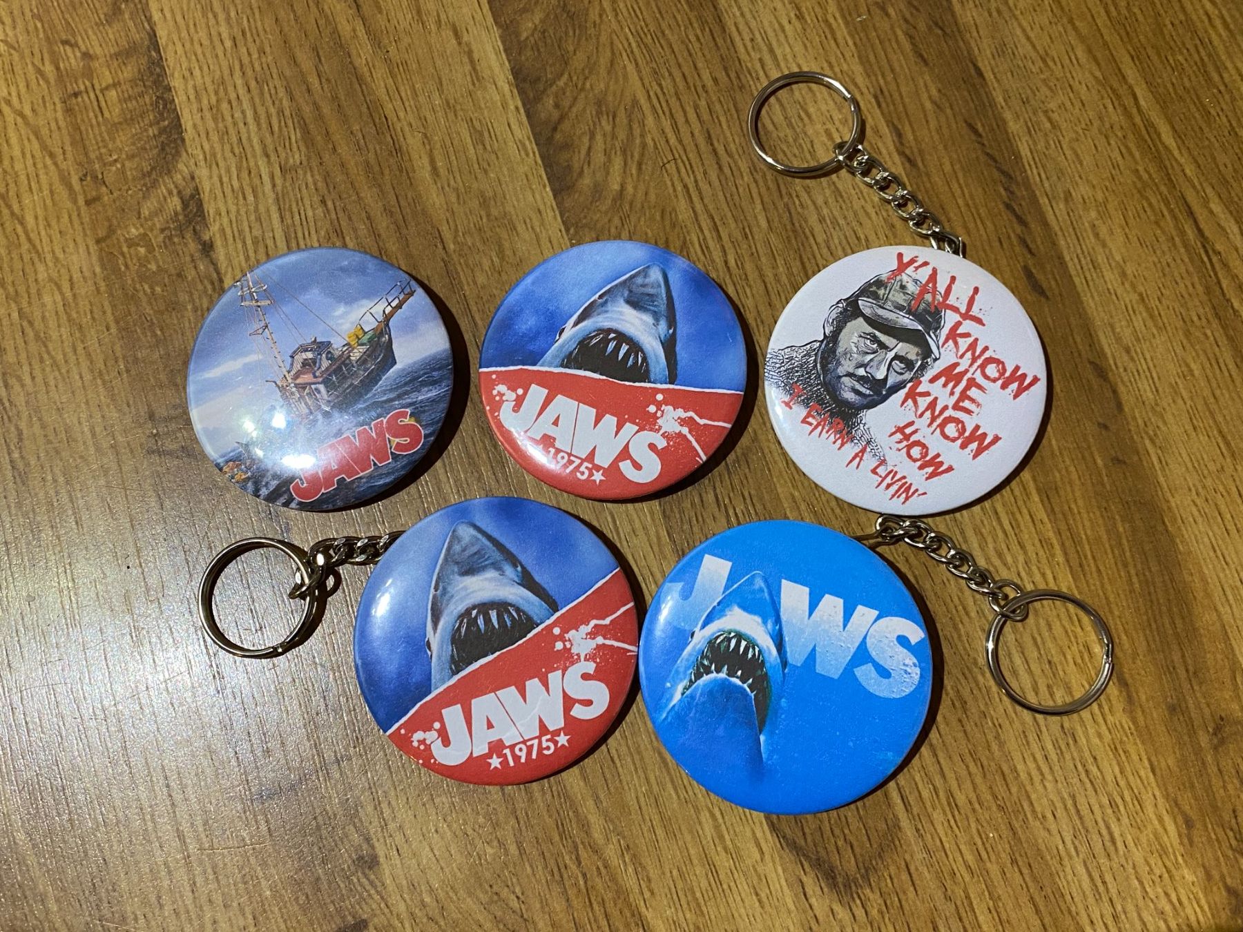 Placchette & Badge: Der Weisse Hai - Pin & Flaschenoeffner! – Nuovo (secondo la descrizione) da Basel venduto da VinylLover68