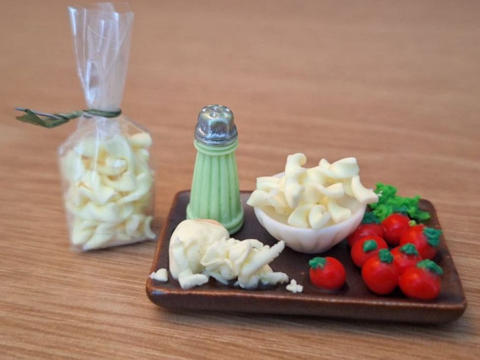 Case e mobili per bambole: Handmade Nudeln Set auf Keramik Teller – Nuovo (secondo la descrizione) da Zürich venduto da HandmadeTinyFood 1