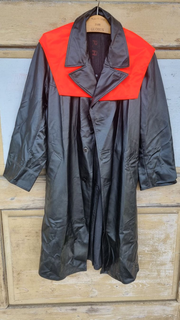 Mäntel: Luithal SBB Regenmantel schwarz orange – Gebraucht aus Bözberg von heinz-d