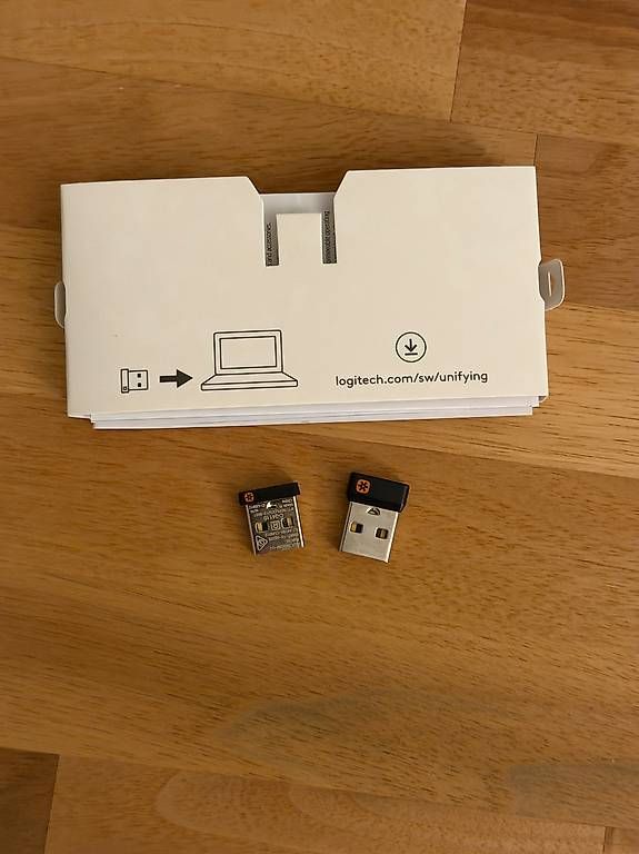 Logitech Lecteurs & Adaptateurs: 2x Logi (logitech) unifying receiver – D'occasion à Zürich par domeldidom