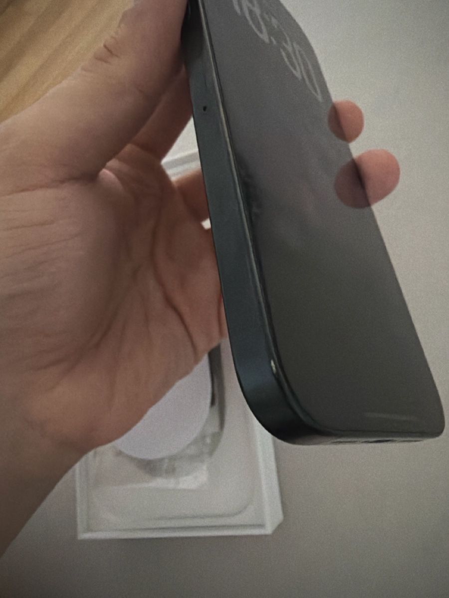 Apple Telefoni cellulari / Smartphones: Apple iPhone 16 Pro Max schwarz guter Zustand – Usato da Bern venduto da luu_n5md 2