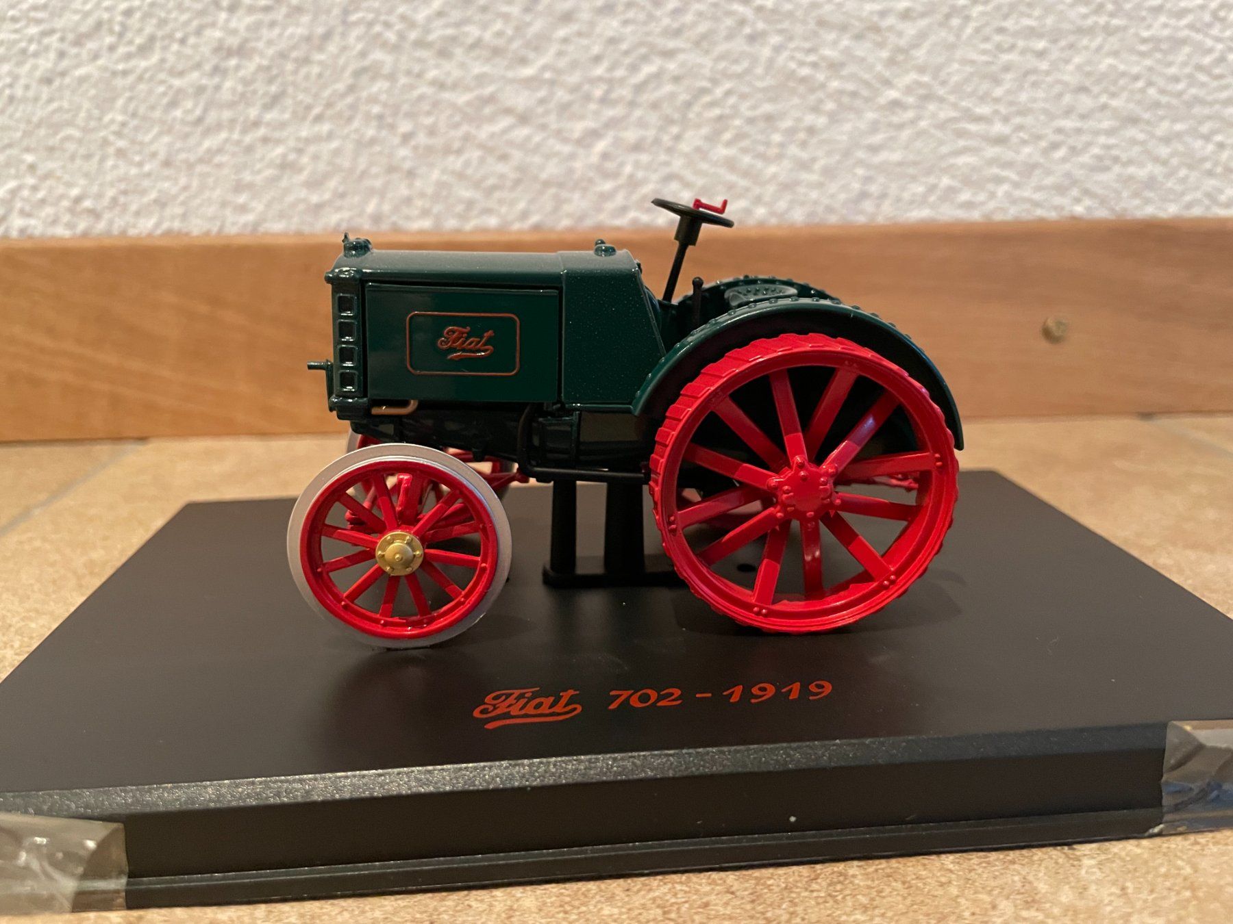 Fiat Tracteurs: Fiat 702 – Neuf avec emballage d'origine à Kreuzlingen par Stefan1150