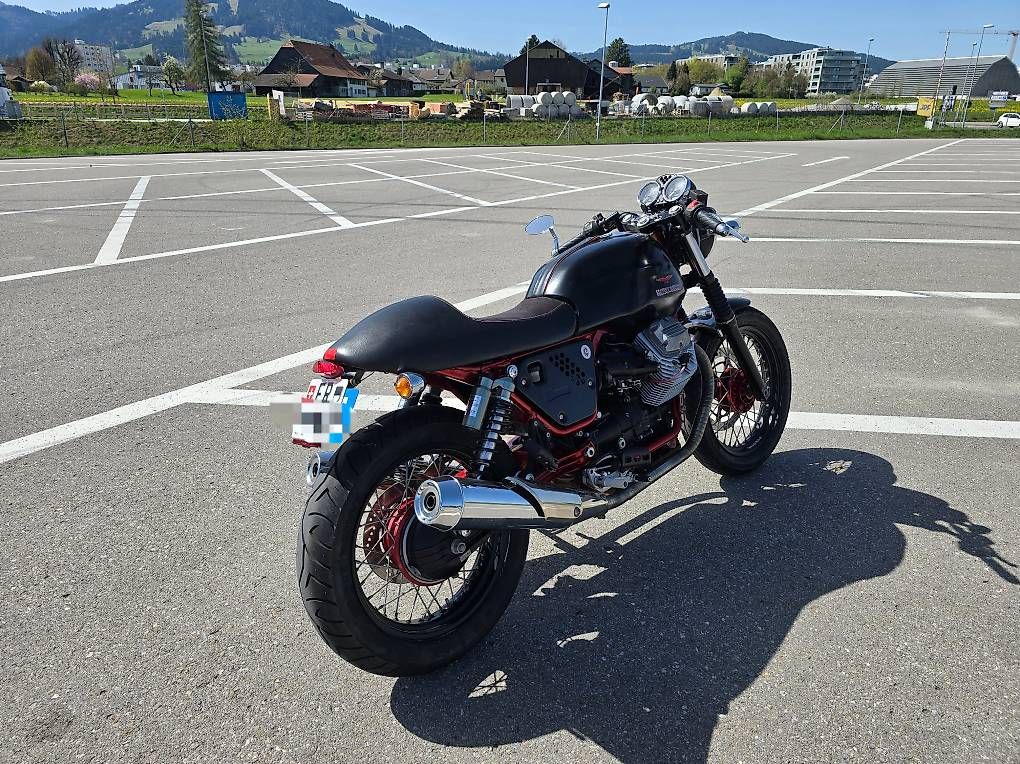 Strasse: Moto Guzzi V7 Racer 2011  15535 km  – Gebraucht aus Bulle von sam_5p9l 3