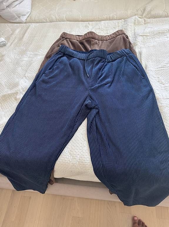 Pantaloni: Pantalon homme  taille M – Usato da Chavannes-Renens venduto da lei_8mvy