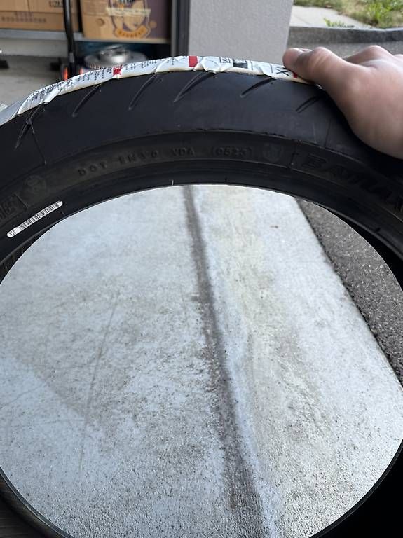 Bridgestone Tutti i ricambio per moto: Pneu Bridgestone S22 – Nuovo e nell'imballaggio originale da Frauenfeld venduto da siin 1