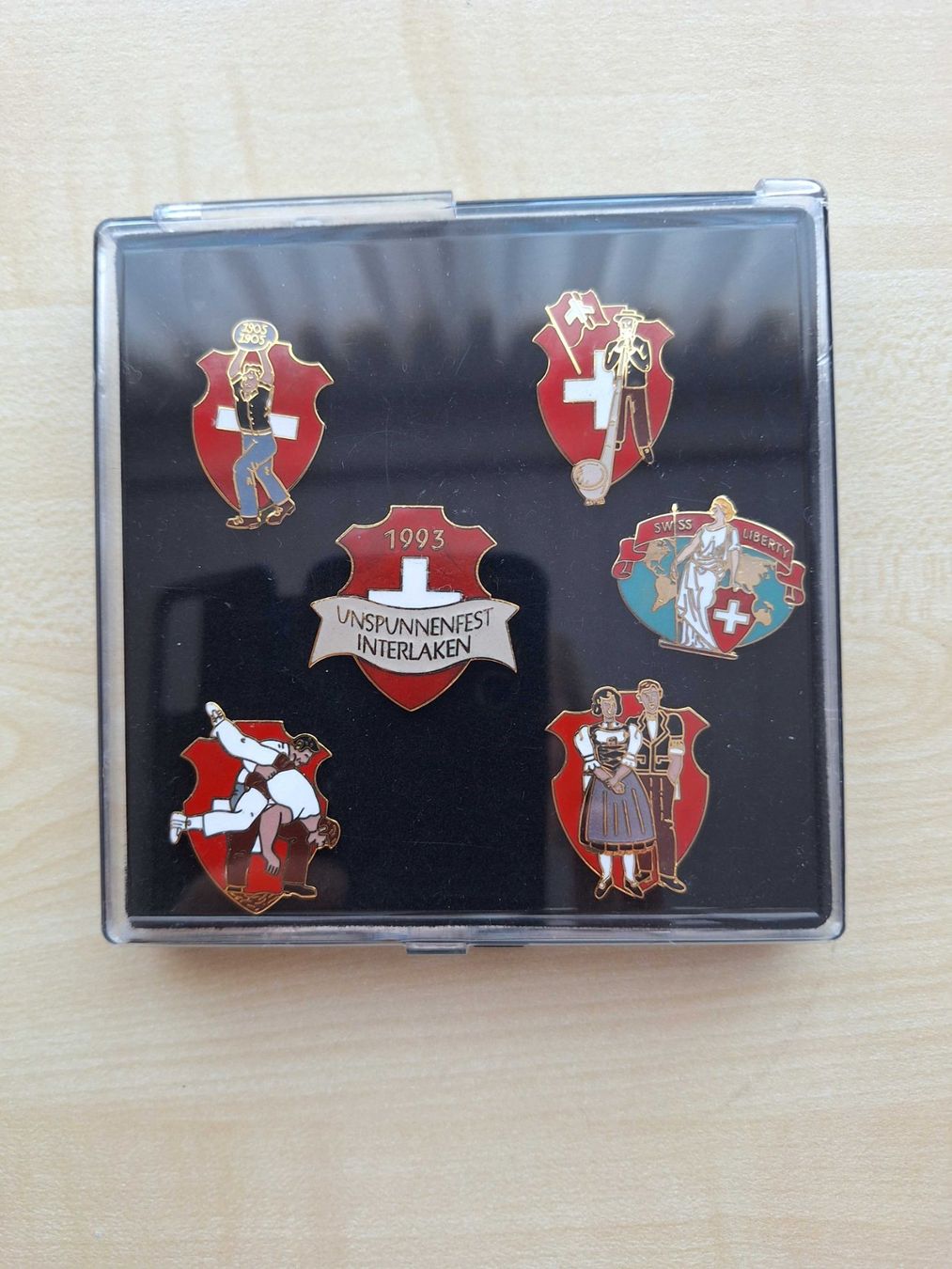 Plaketten & Abzeichen: Pins – Neu (gemäss Beschreibung) aus Oberuzwil von olga18r