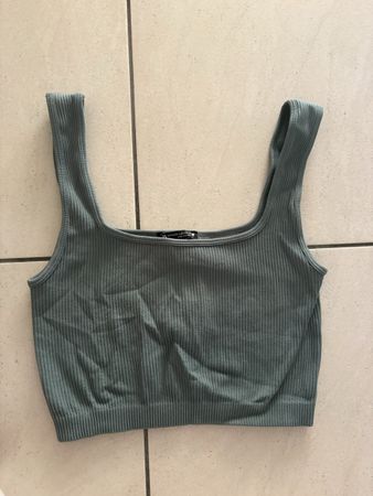 Top court Zara côtelé vert menthe taille XS neuf